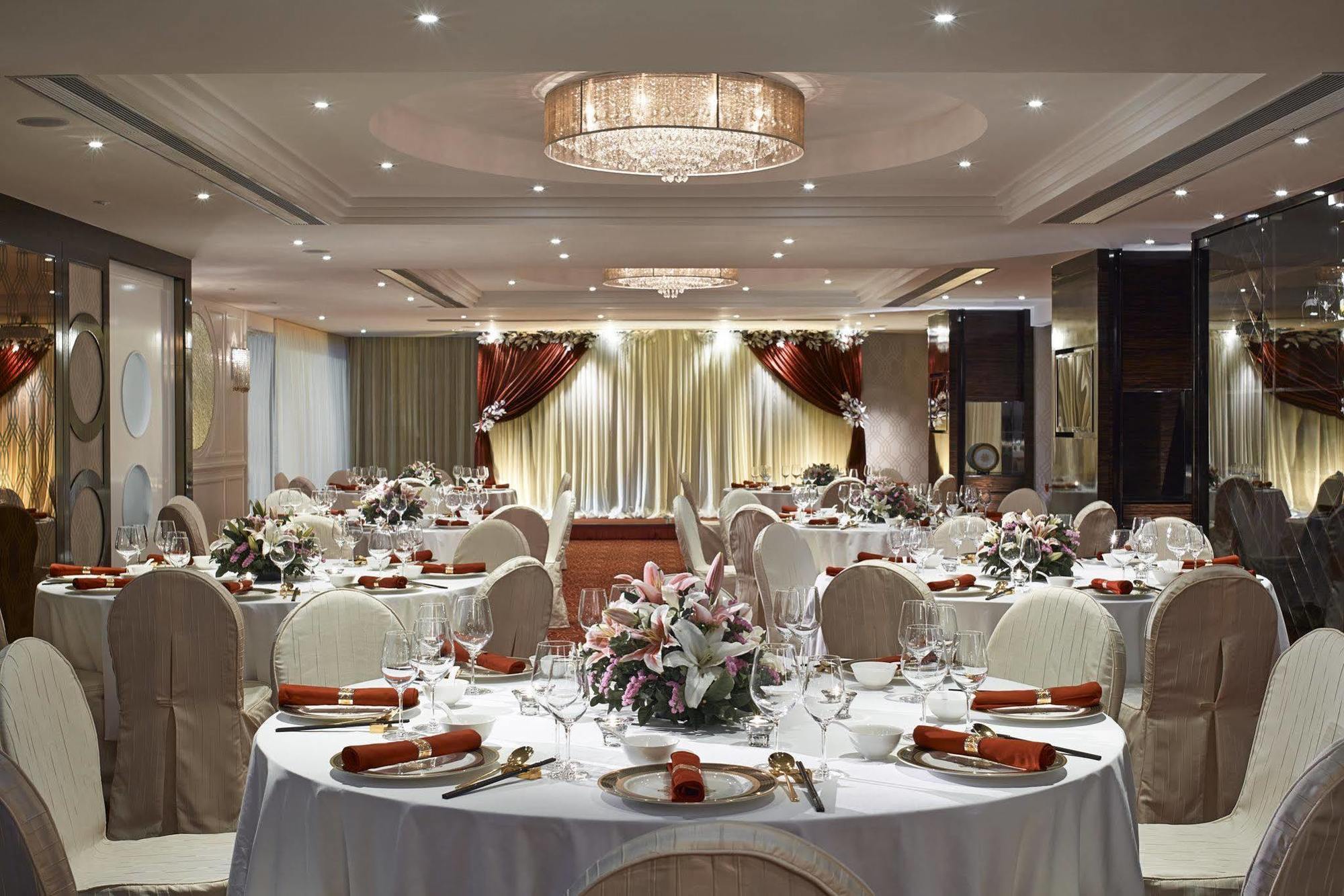 Dorsett Kwun Tong, Hong Kong Hotel Exterior photo